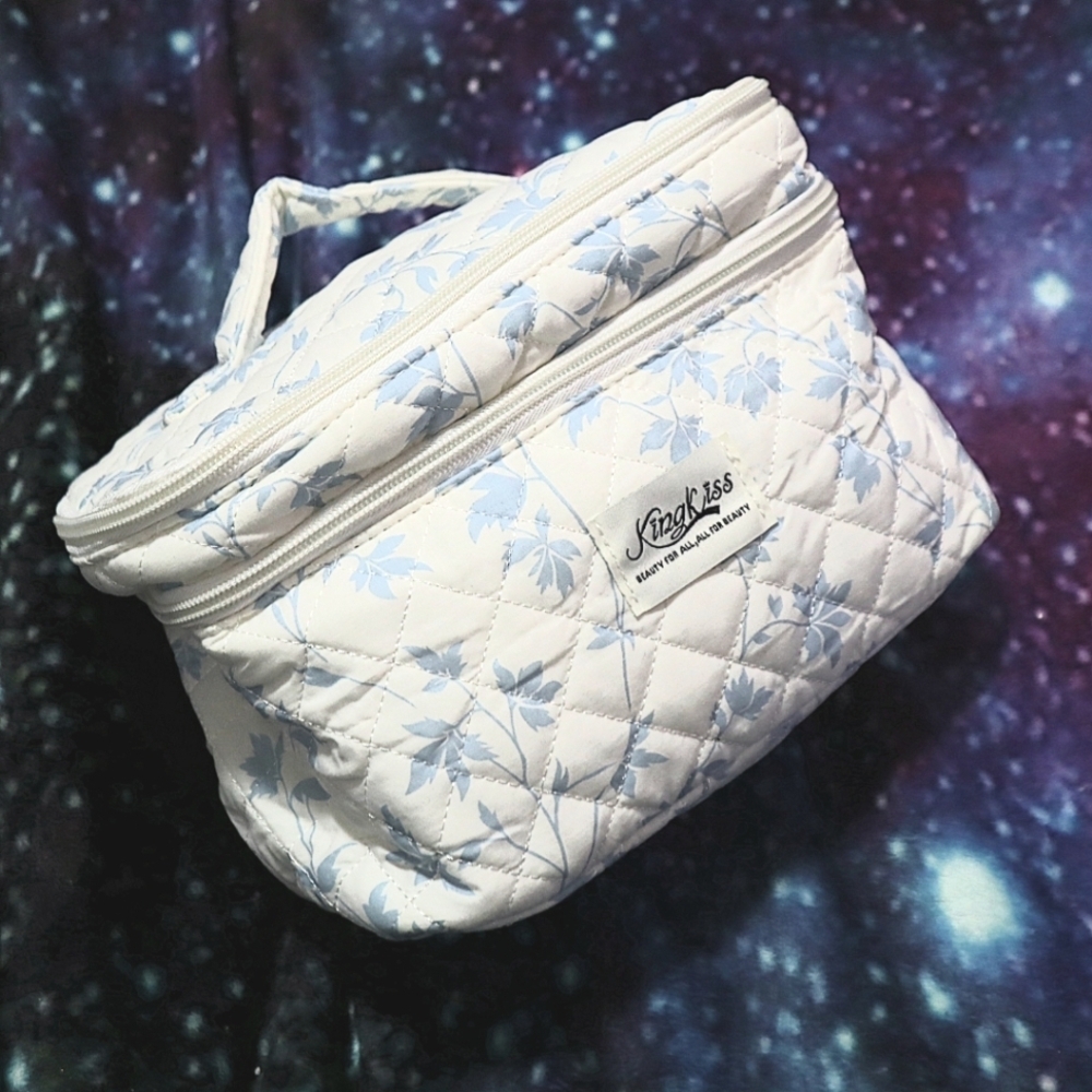 LARGE MAKEUP BAG White Blue Floral 2-compartment Travel Packable Quilted